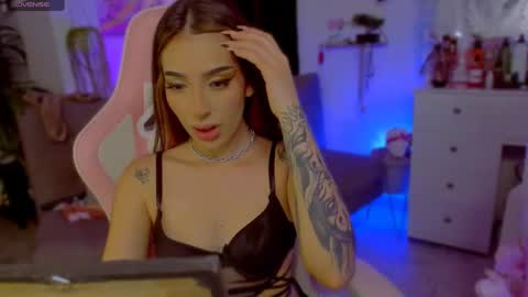  luarii   online show from February 16, 2025, 1:36 am