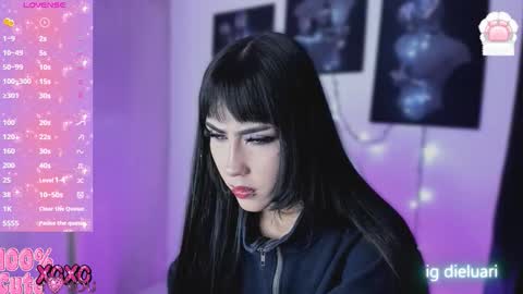  luarii   online show from November 15, 2025, 9:39 am