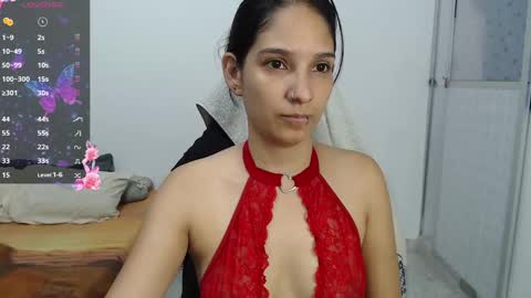 Snapshot of 69_shades chatting on February 1, 2025, 7:23 pm lucero online show from February 1, 2025, 7:23 pm