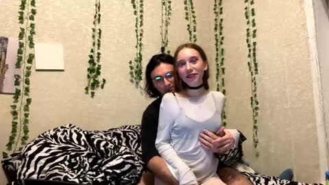 6hei6not online show from December 16, 2025, 4:23 pm