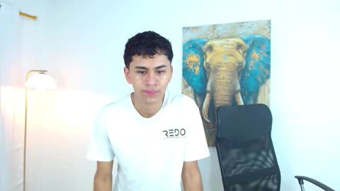 Snapshot of 7alan chatting on October 13, 2025, 1:00 pm Alan online show from October 13, 2025, 1:00 pm