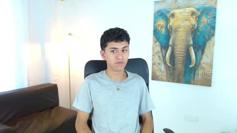 Snapshot of 7alan chatting on November 15, 2025, 8:05 pm Alan online show from November 15, 2025, 8:05 pm