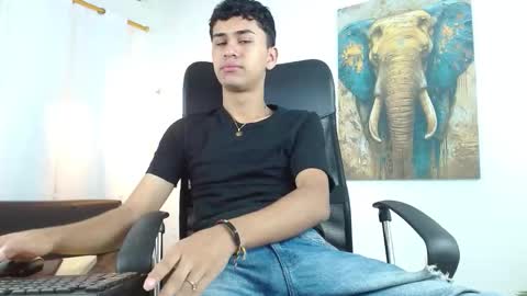 Snapshot of 7alan chatting on November 18, 2025, 1:04 pm Alan online show from November 18, 2025, 1:04 pm