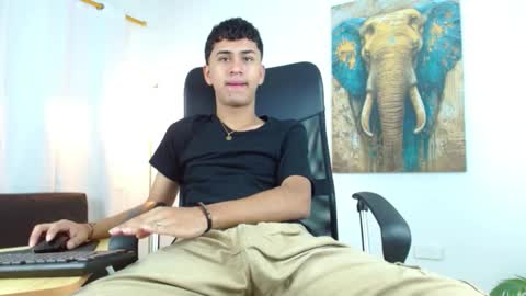 Snapshot of 7alan chatting on November 24, 2025, 1:00 pm Alan online show from November 24, 2025, 1:00 pm