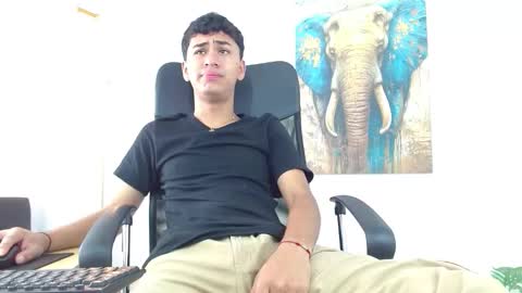 Snapshot of 7alan chatting on December 5, 2025, 1:20 pm Alan online show from December 5, 2025, 1:20 pm