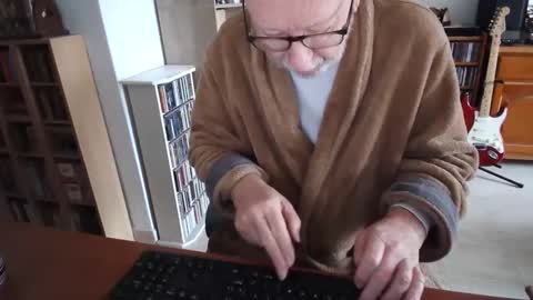  Papi  online show from March 5, 2025, 10:33 am