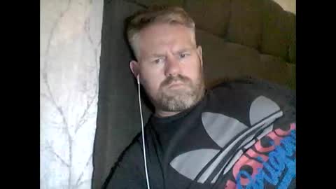 Snapshot of 81jonnyx chatting on December 13, 2024, 6:16 pm 81jonnyx online show from December 13, 2024, 6:16 pm