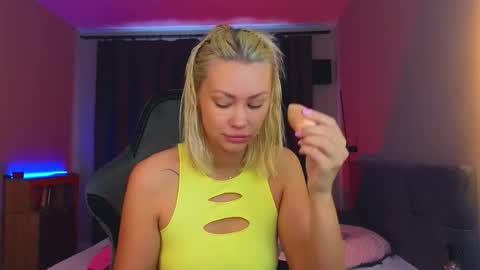 Nura online show from September 16, 2025, 2:45 am