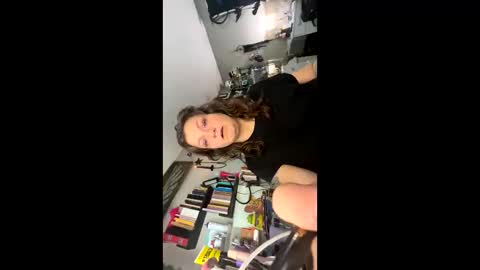 That girl online show from January 6, 2026, 7:34 am