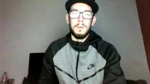 8inchbeam online show from December 4, 2025, 4:38 pm