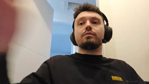 8inchdude93 online show from May 8, 2026, 4:56 pm