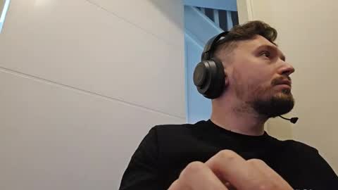 8inchdude93 online show from May 20, 2026, 11:16 am