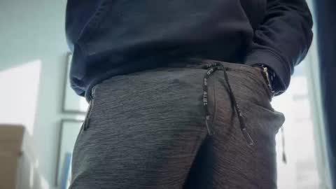 Snapshot of 8inchernyc chatting on November 6, 2025, 7:26 pm 8incher NYC online show from November 6, 2025, 7:26 pm