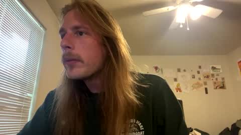 Snapshot of 8inchlife chatting on July 23, 2026, 11:35 pm CoralShark online show from July 23, 2026, 11:35 pm