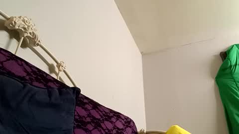 Snapshot of 8intenn chatting on February 25, 2026, 12:59 pm 8intenn online show from February 25, 2026, 12:59 pm