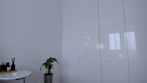 8selene online show from November 21, 2025, 7:51 am