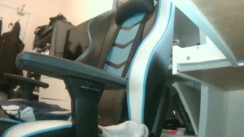 Snapshot of 90zero chatting on January 16, 2025, 11:37 pm Arturo online show from January 16, 2025, 11:37 pm