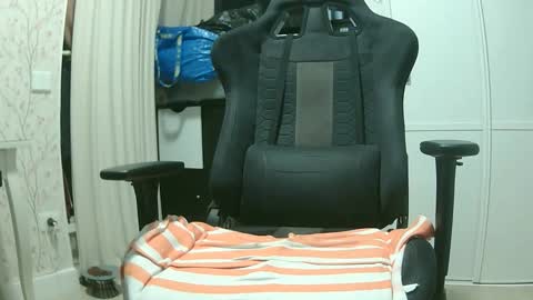 Snapshot of 90zero chatting on February 4, 2026, 10:15 pm Arturo online show from February 4, 2026, 10:15 pm