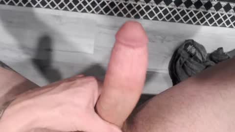 Snapshot of 9inchbulll chatting on February 12, 2025, 5:15 am 9inchbulll online show from February 12, 2025, 5:15 am