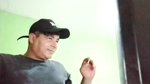 9vinhocamshow online show from February 9, 2025, 10:54 pm