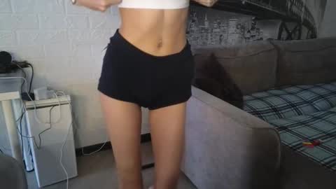 Snapshot of 9west chatting on December 14, 2025, 10:20 am KARINA online show from December 14, 2025, 10:20 am