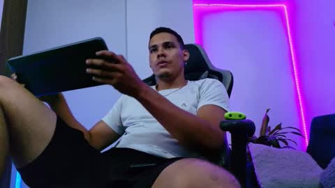 Snapshot of _0324 chatting on February 5, 2026, 6:29 am rick online show from February 5, 2026, 6:29 am