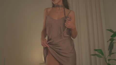 Olivia dark hair  Zoe light hair online show from October 28, 2025, 12:14 am