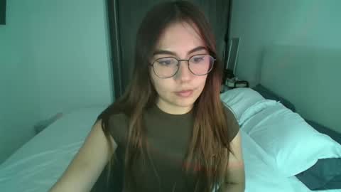 Snapshot of _abbyyyy_ chatting on February 3, 2025, 9:07 pm abby 3 online show from February 3, 2025, 9:07 pm