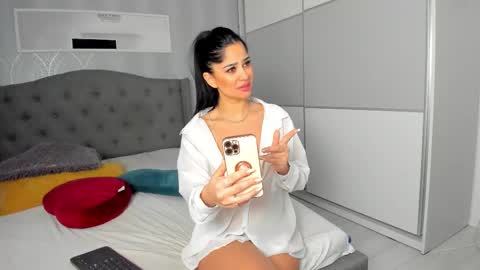 Snapshot of _adelle chatting on February 16, 2026, 9:27 am Adelle online show from February 16, 2026, 9:27 am