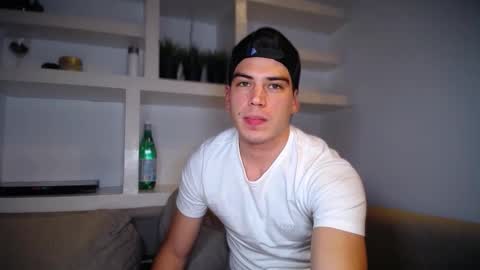 Snapshot of _aesthetic chatting on February 4, 2026, 6:14 pm _aesthetic online show from February 4, 2026, 6:14 pm