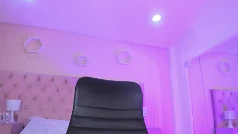 Snapshot of _agathaargent chatting on November 12, 2025, 4:35 am Agatha online show from November 12, 2025, 4:35 am