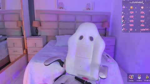 Snapshot of _agathaargent chatting on December 13, 2025, 8:58 pm Agatha online show from December 13, 2025, 8:58 pm