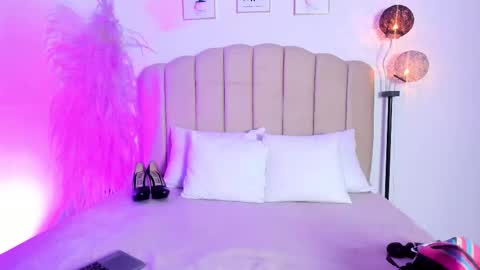 _aithanaa_ online show from January 19, 2026, 12:09 pm