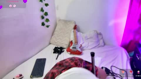 Snapshot of _alaia_sweet chatting on February 28, 2025, 4:20 pm _alaia_sweet online show from February 28, 2025, 4:20 pm