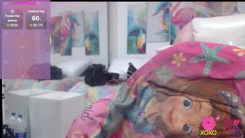 _alegriamartinez_ online show from October 24, 2025, 7:43 pm