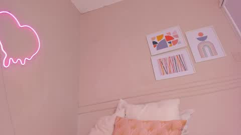 _aleja_x online show from September 10, 2025, 11:32 am