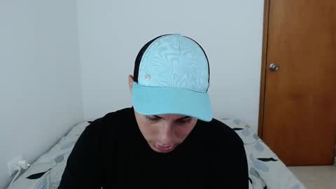 Snapshot of _alex20_ chatting on February 3, 2025, 4:14 am Alex online show from February 3, 2025, 4:14 am