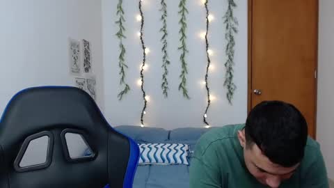 Snapshot of _alex20_ chatting on March 4, 2025, 4:17 am Alex online show from March 4, 2025, 4:17 am