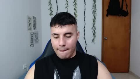 Snapshot of _alex20_ chatting on September 29, 2025, 5:12 am Alex online show from September 29, 2025, 5:12 am