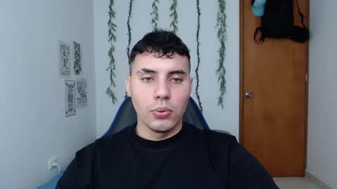 Snapshot of _alex20_ chatting on October 1, 2025, 1:39 pm Alex online show from October 1, 2025, 1:39 pm