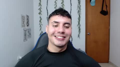 Snapshot of _alex20_ chatting on October 3, 2025, 1:13 am Alex online show from October 3, 2025, 1:13 am