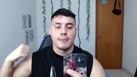 Snapshot of _alex20_ chatting on October 5, 2025, 1:59 am Alex online show from October 5, 2025, 1:59 am