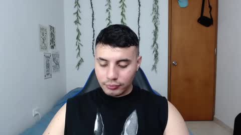 Snapshot of _alex20_ chatting on October 6, 2025, 12:30 am Alex online show from October 6, 2025, 12:30 am