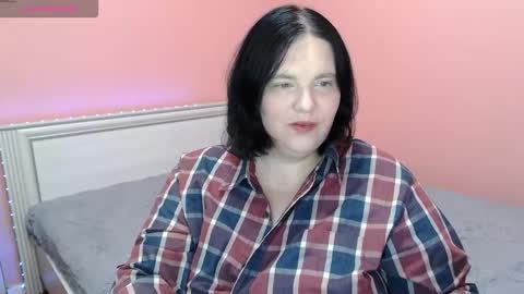 _alexandra_ray_ online show from October 7, 2025, 2:14 pm