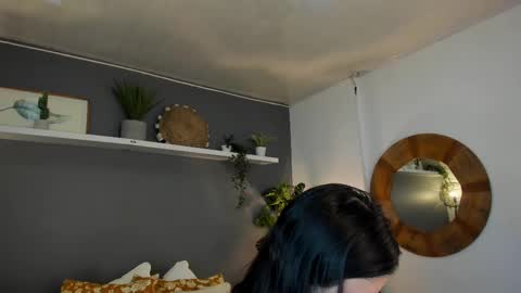 Snapshot of _aliice_1 chatting on February 21, 2025, 7:43 pm Alice online show from February 21, 2025, 7:43 pm