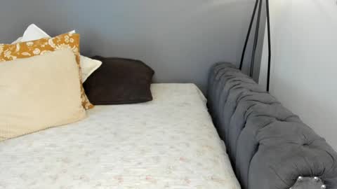 Snapshot of _aliice_1 chatting on February 28, 2025, 8:07 pm Alice online show from February 28, 2025, 8:07 pm