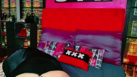 Snapshot of _allisson__ chatting on April 11, 2026, 1:43 am Alison online show from April 11, 2026, 1:43 am