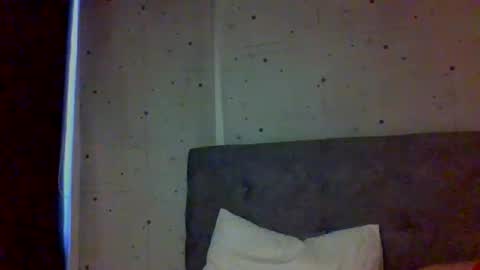 Snapshot of _alyson chatting on December 5, 2025, 5:42 pm _alyson online show from December 5, 2025, 5:42 pm