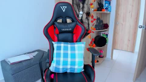 Snapshot of _amanda_seyfried19 chatting on October 23, 2025, 5:01 pm AMANDA online show from October 23, 2025, 5:01 pm