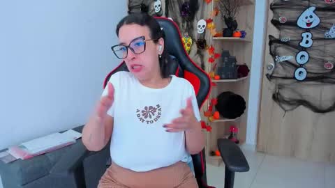 Snapshot of _amanda_seyfried19 chatting on October 24, 2025, 5:09 pm AMANDA online show from October 24, 2025, 5:09 pm